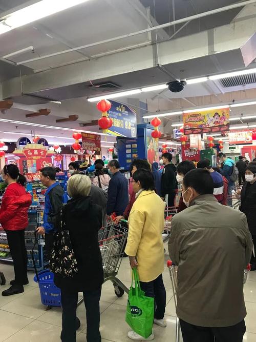 深圳部分超市出现抢购